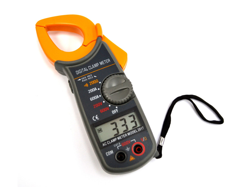 Pinza amperometrica digitale CM-2017 con puntali e astuccio