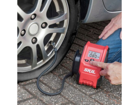 Compressore ad aria SKIL 2153 CA schermo LCD - a batteria 12V (ESCLUSA)